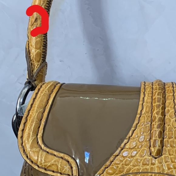 Prada Pattina Sottospalla Patent Leather Bag - Picture 5 of 10